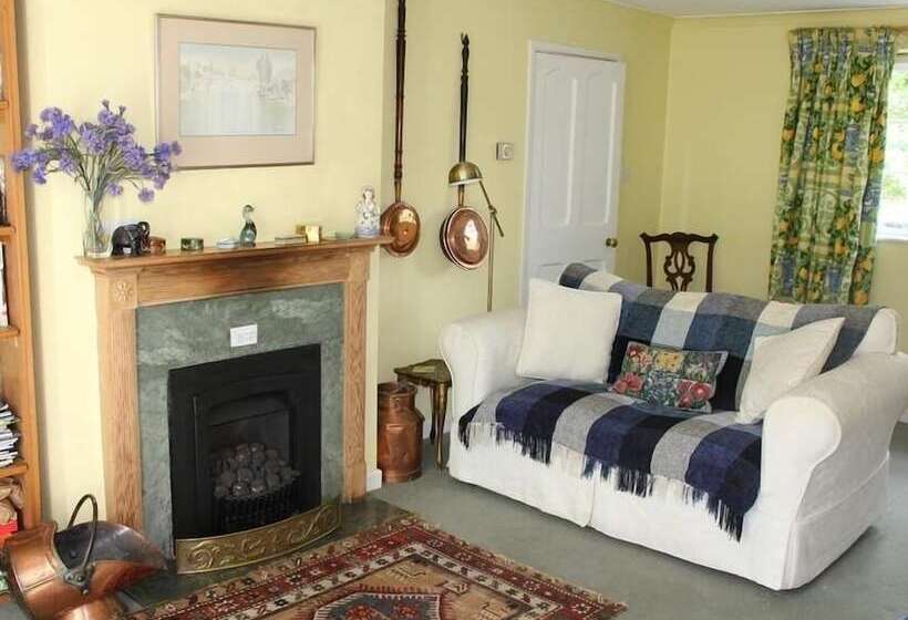 Winterbourne Cottage