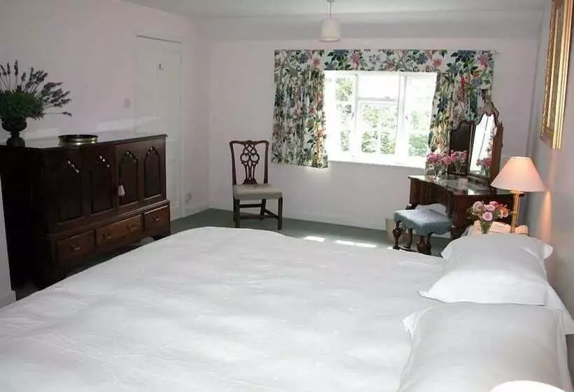 Winterbourne Cottage