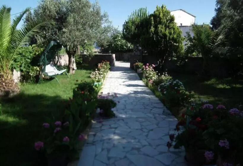 Assos Elia Motel