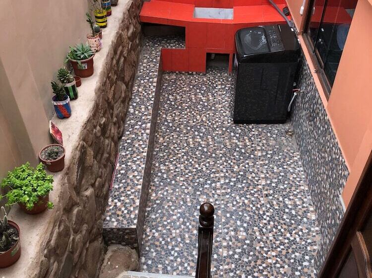 ベッドアンドブレックファースト Illari Kusi