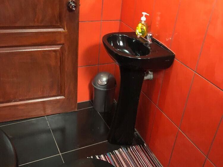 ベッドアンドブレックファースト Illari Kusi