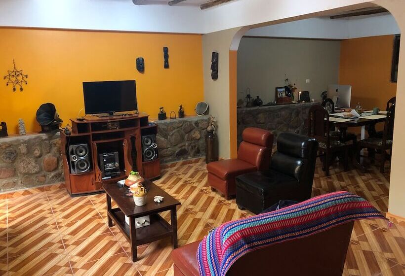 ベッドアンドブレックファースト Illari Kusi