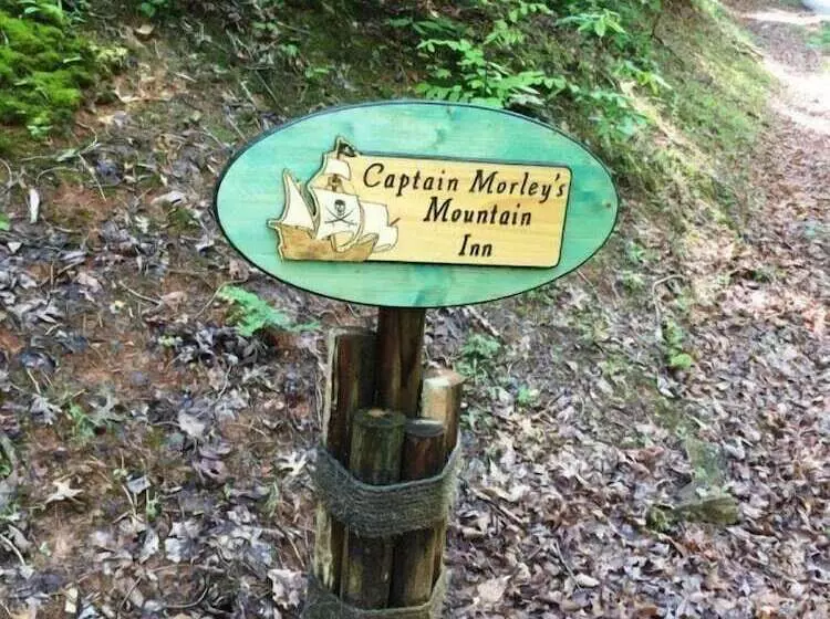 Captain Morley`s Mountain Inn