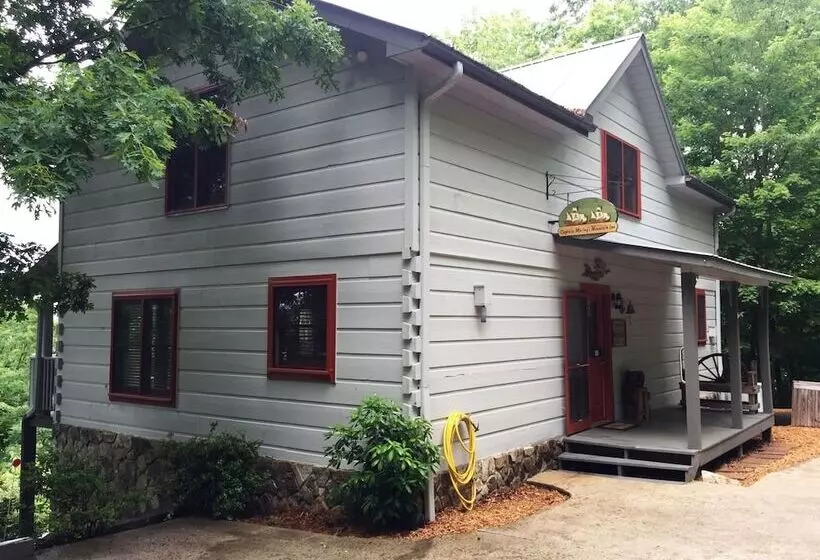 Captain Morley`s Mountain Inn