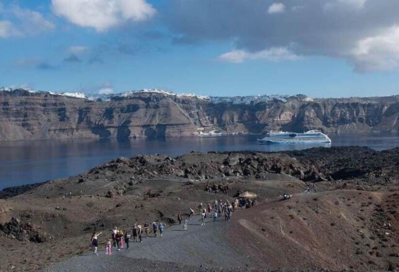 Evelina Beach Pension A Breath Away From The Black Beach Offer Plenty Of Accommodation Type To Suit