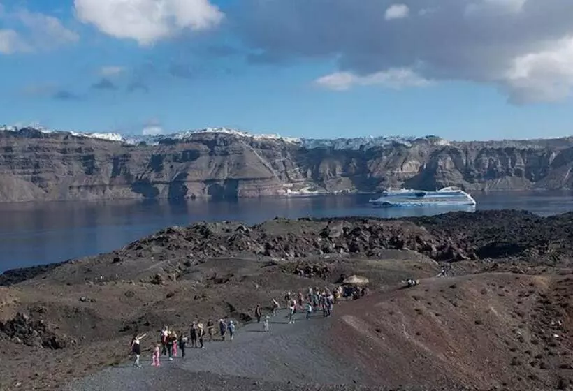 Evelina Beach Pension A Breath Away From The Black Beach Offer Plenty Of Accommodation Type To Suit