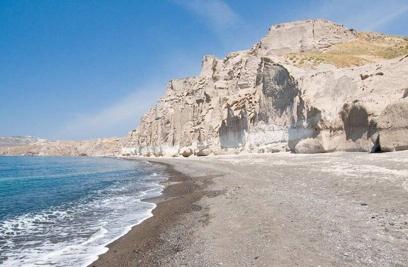 Evelina Beach Pension A Breath Away From The Black Beach Offer Plenty Of Accommodation Type To Suit