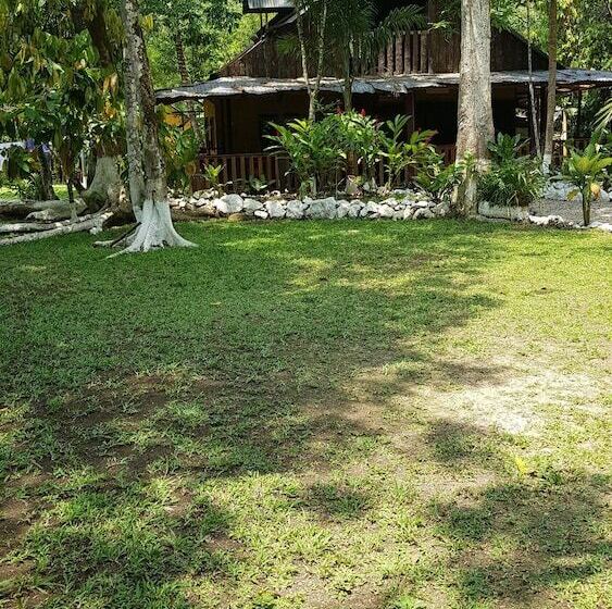 Hostal El Nawal Hostel