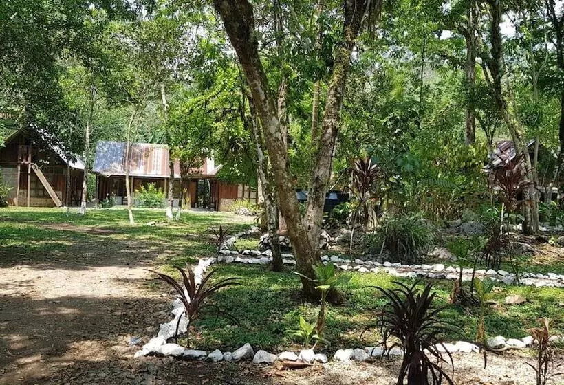 Hostal El Nawal   Hostel