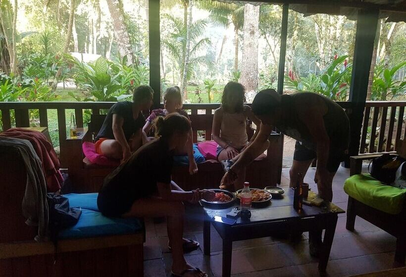 Hostal El Nawal Hostel