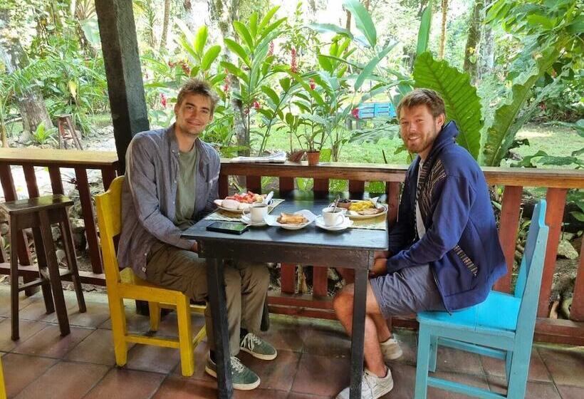 Hostal El Nawal Hostel