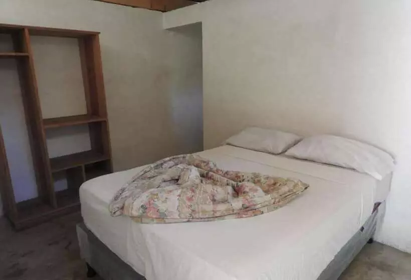 Hostal El Nawal   Hostel