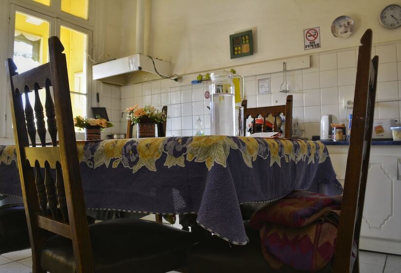 Hostal Valparaiso De Mi Amor   Hostel