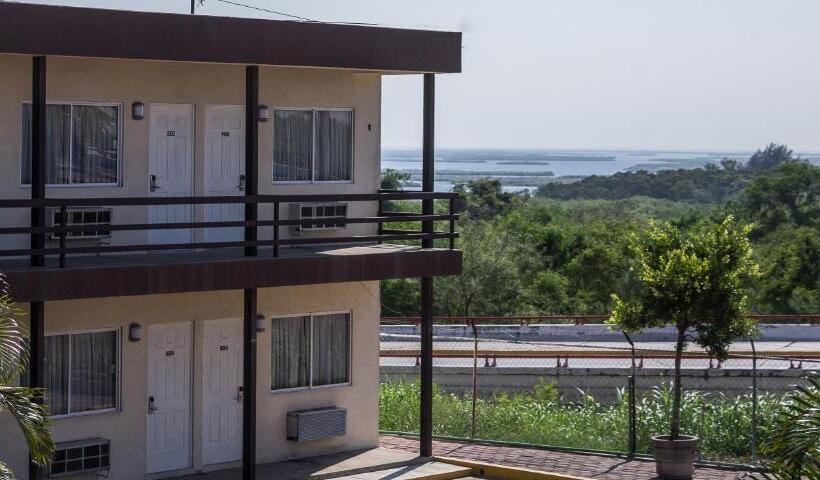 فندق Bonitto Inn® Altamira Zona Industrial