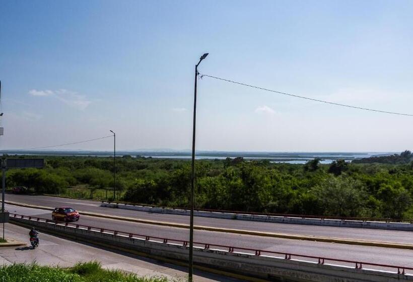 فندق Bonitto Inn® Altamira Zona Industrial