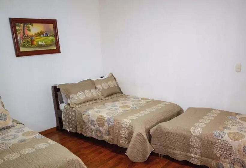 ホテル Del Turismo