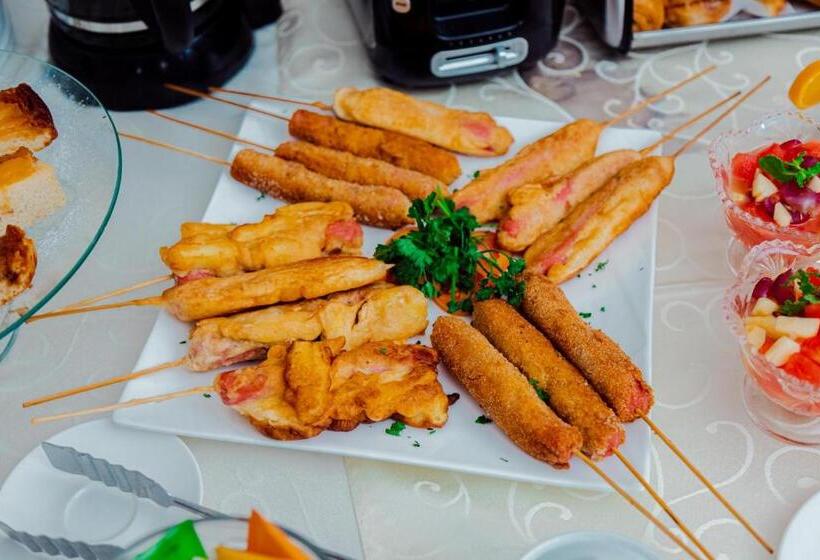 هتل Hibiscus Blvd Triomphal