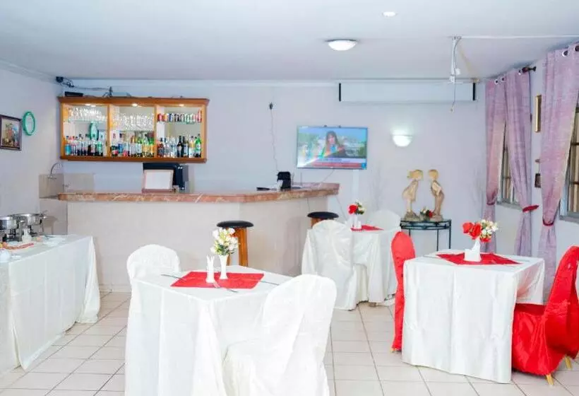 هتل Hibiscus Blvd Triomphal