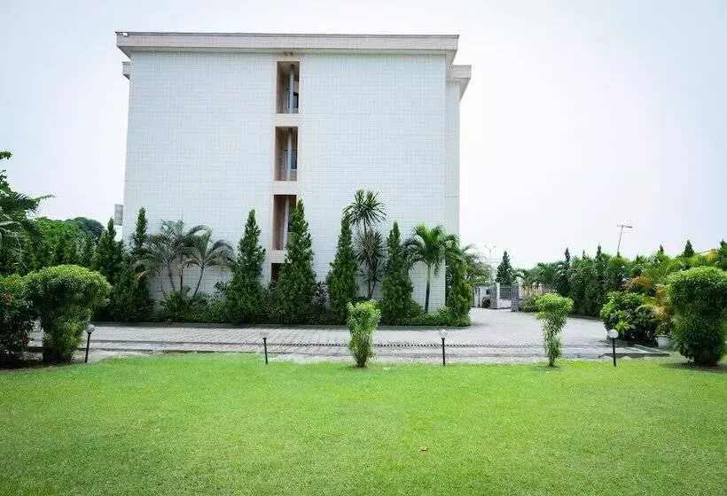 هتل Hibiscus Blvd Triomphal