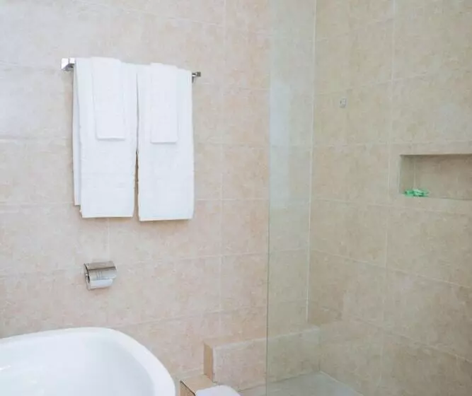 هتل Hibiscus Blvd Triomphal