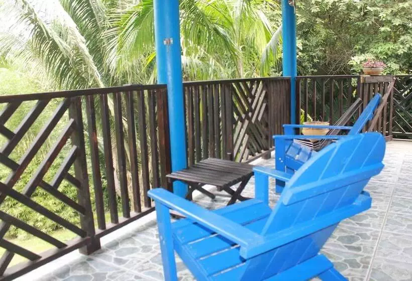 هتل Inn The Bush Jungle Lodge