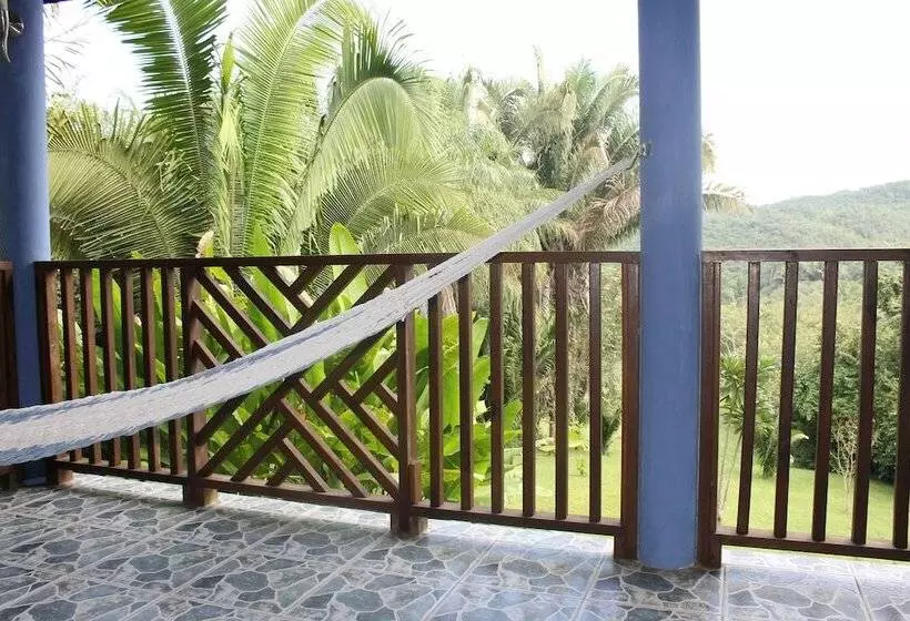 هتل Inn The Bush Jungle Lodge