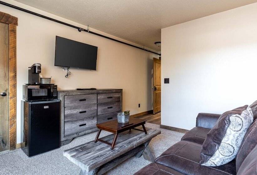 Hotel The Adventure Inn Yellowstone