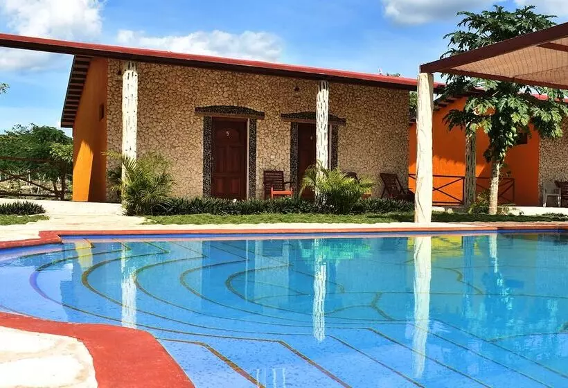 Hotelli Villas Vallazoo