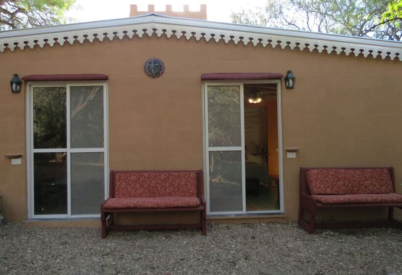 ペンション Eco Veggie Hostel Balaramapuri