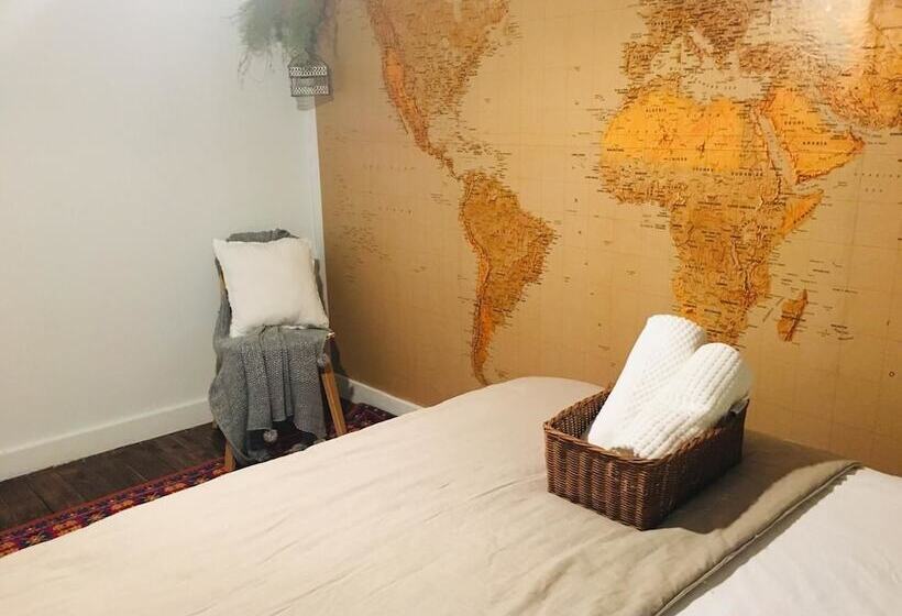 پانسیون The Lift Valpo