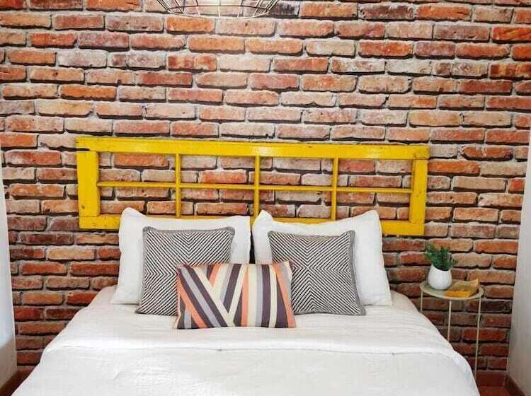 پانسیون The Lift Valpo