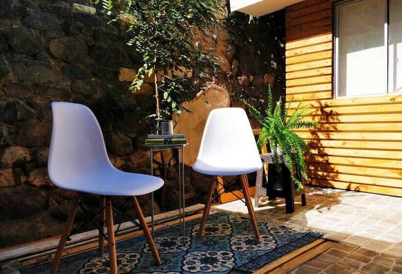 پانسیون The Lift Valpo