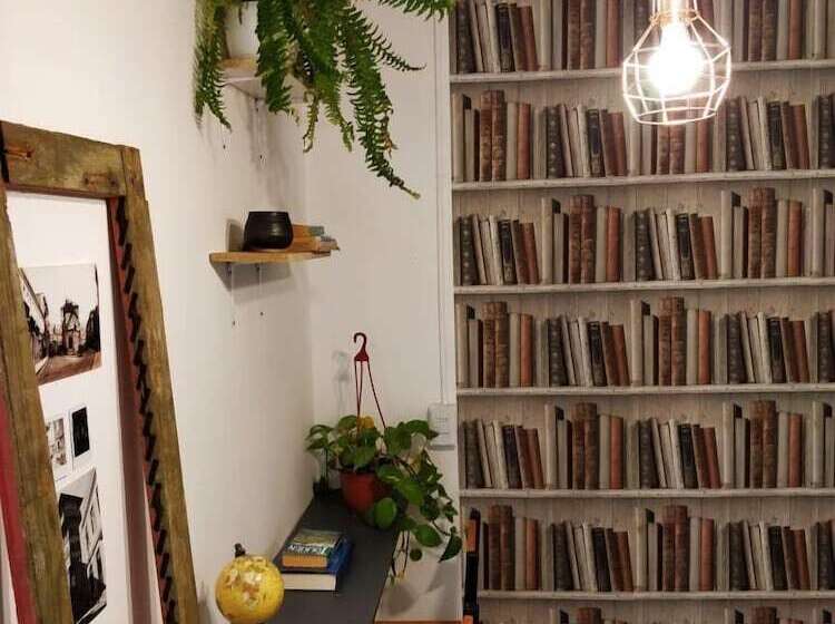 پانسیون The Lift Valpo