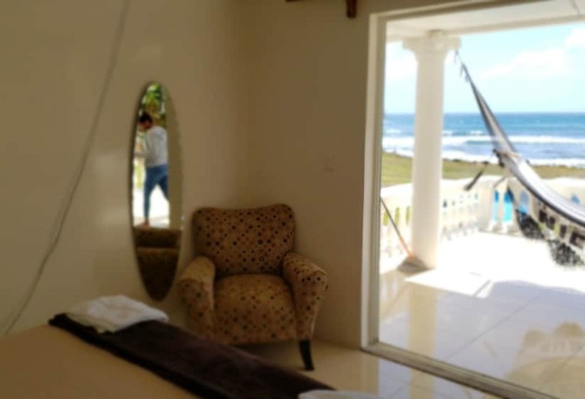 بنسيون The White House On The Ocean