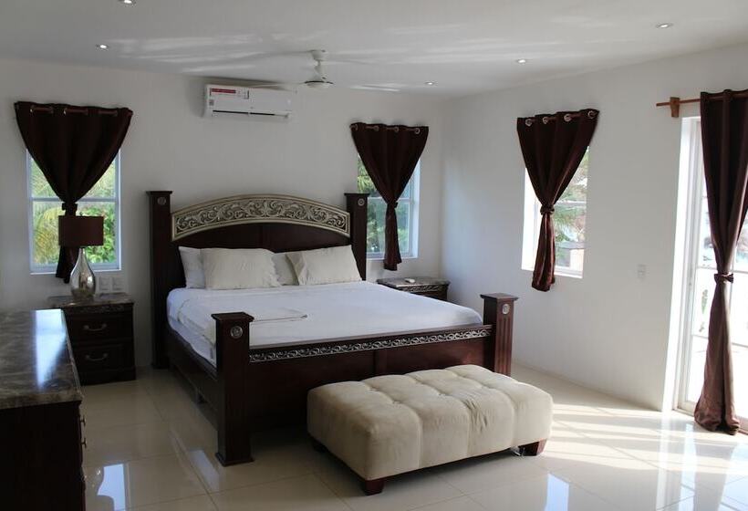 بنسيون The White House On The Ocean