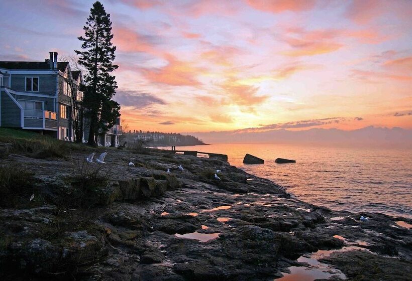 منتجع Bluefin Bay On Lake Superior