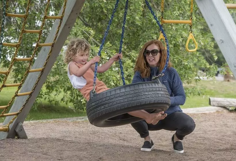 Lomakeskus Bluefin Bay On Lake Superior