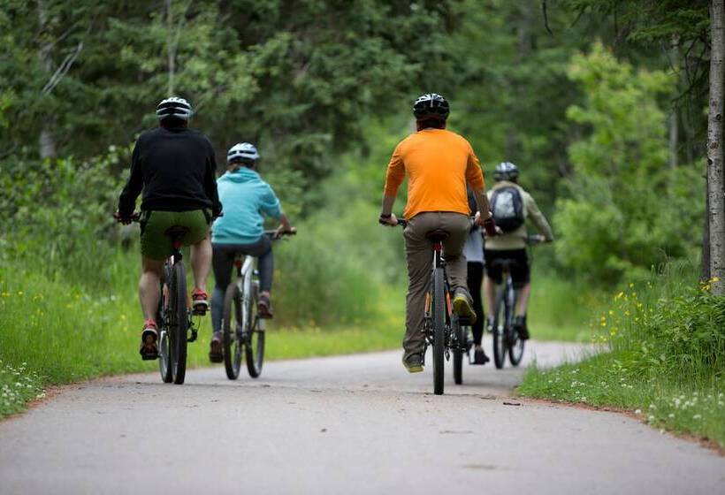 منتجع Bluefin Bay On Lake Superior