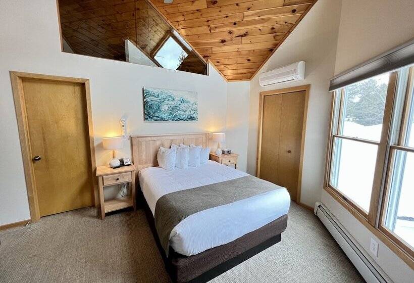 منتجع Bluefin Bay On Lake Superior