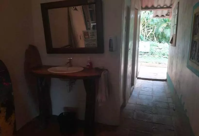 Tiki Lodge Bar & Restaurant   Hostel