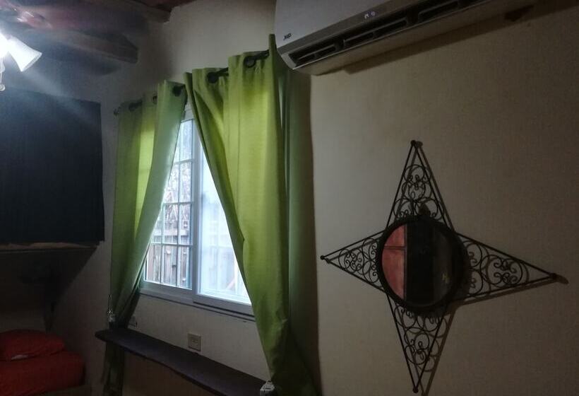 Tiki Lodge Bar & Restaurant   Hostel