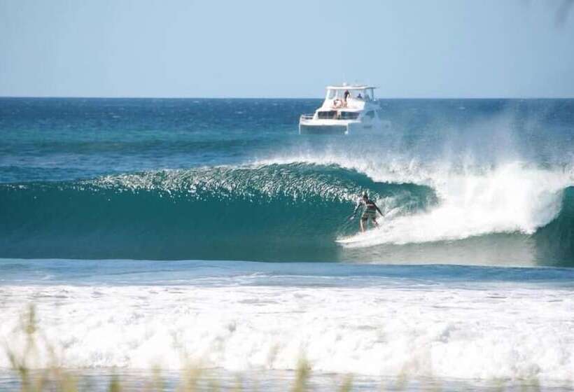 Casa Alice Surf Lodge Hostel