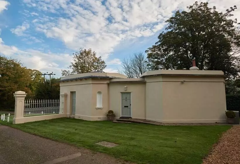 East Lodge