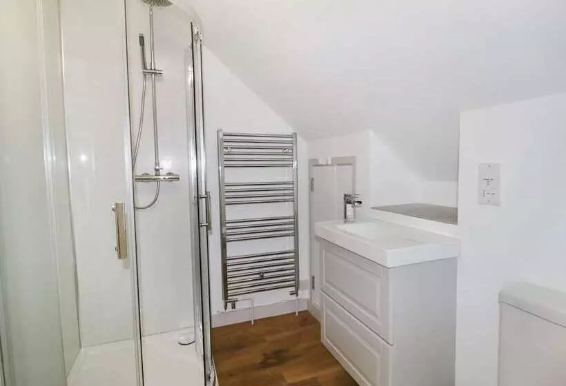 Heron Lodge Castle Farm