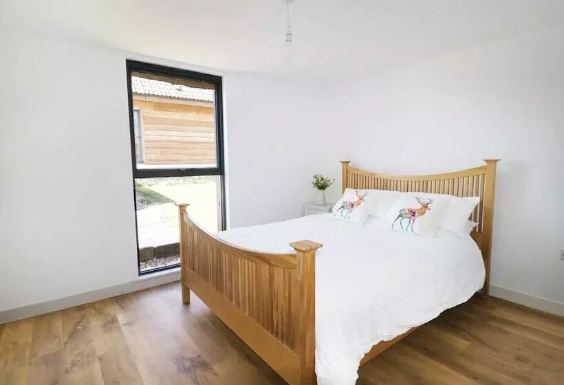 Heron Lodge Castle Farm