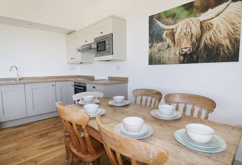 Heron Lodge Castle Farm