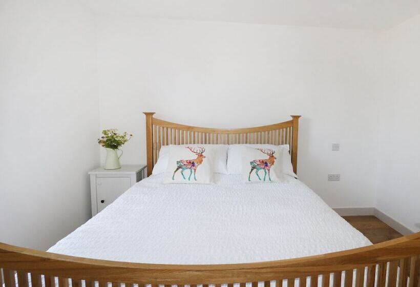 Heron Lodge Castle Farm