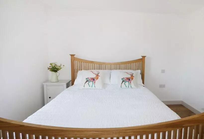 Heron Lodge Castle Farm