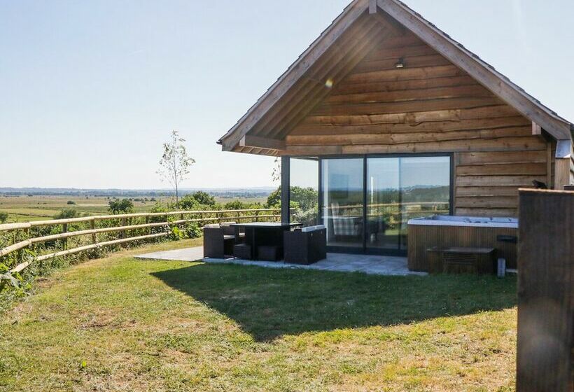 Heron Lodge Castle Farm