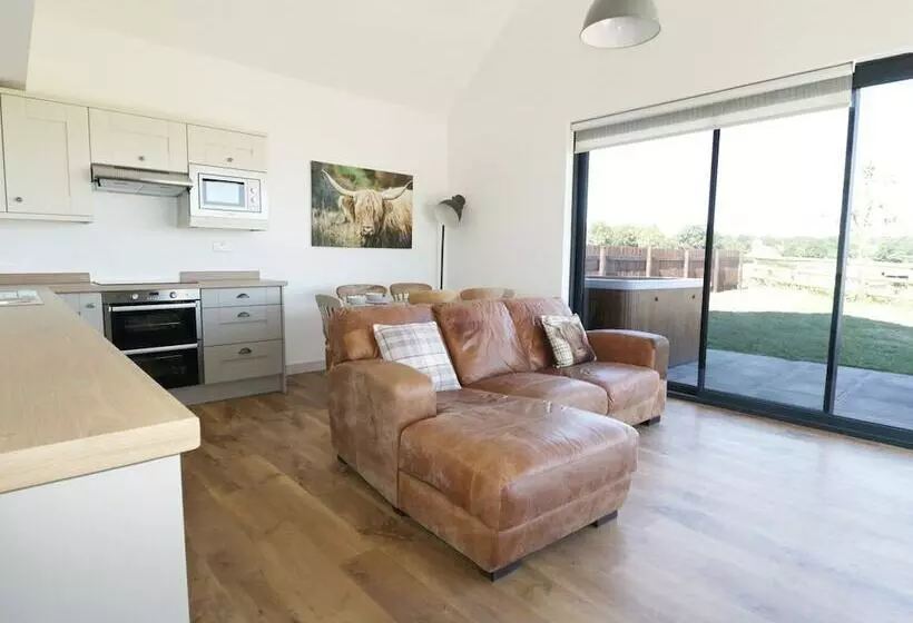 Heron Lodge Castle Farm